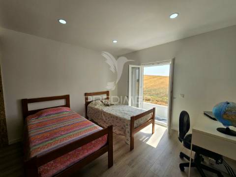 Moradia térrea totalmente renovada no penedo gordo, beja.