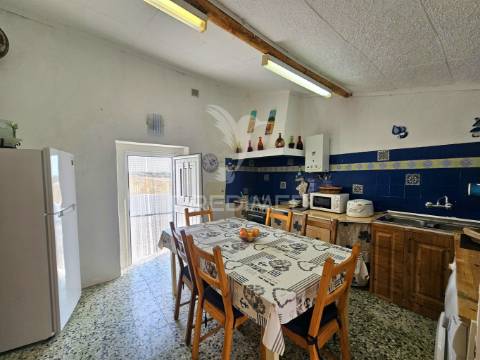 Moradia típica alentejana em baleizão, beja