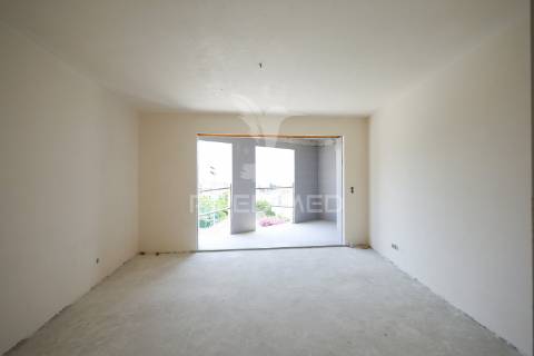 Apartamento t3 duplex de luxo em construção, condomínio fechado pátio marquês, centro de abrantes.