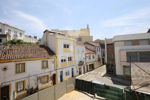 Apartamento t3 de luxo em construção, condomínio fechado pátio marquês, centro de abrantes.