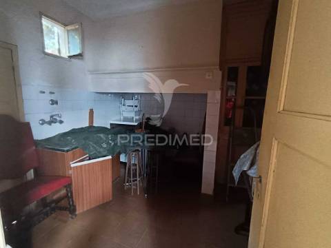 Moradia dividida em duas frações em vila boim, elvas – investimento e conforto