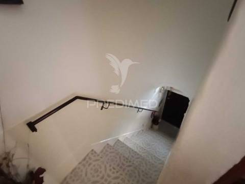 Apartamento no centro histórico de elvas com varanda e churrasqueira