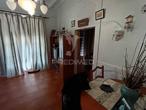 Apartamento no centro histórico de elvas com varanda e churrasqueira