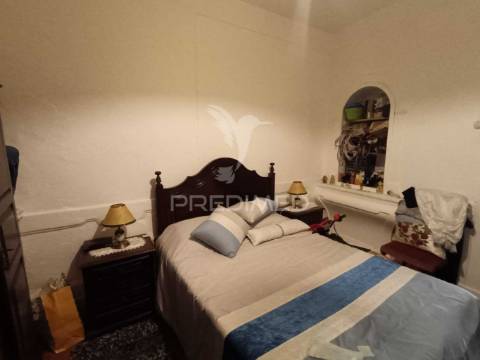 Apartamento no centro histórico de elvas com varanda e churrasqueira