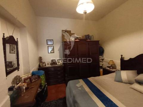 Apartamento no centro histórico de elvas com varanda e churrasqueira