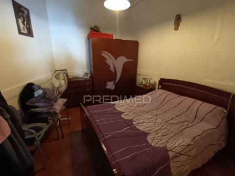 Apartamento no centro histórico de elvas com varanda e churrasqueira