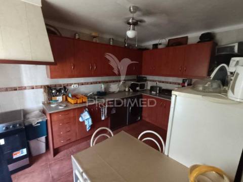 Apartamento no centro histórico de elvas com varanda e churrasqueira