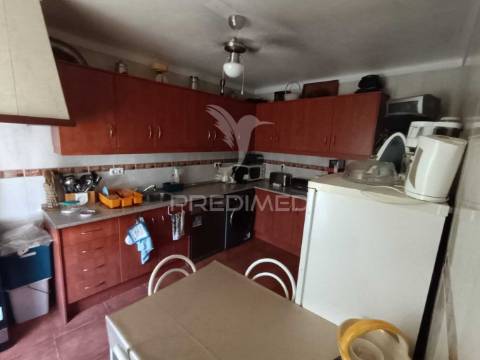 Apartamento no centro histórico de elvas com varanda e churrasqueira