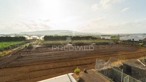 Moradia com ampla área