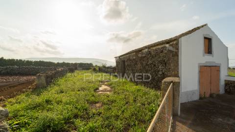 Moradia com ampla área