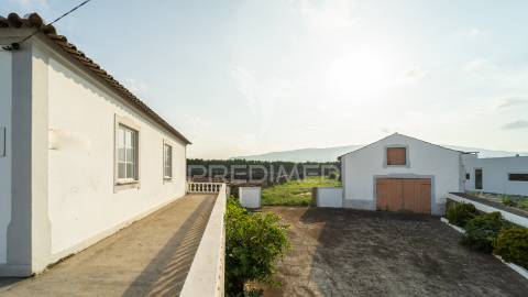 Moradia com ampla área