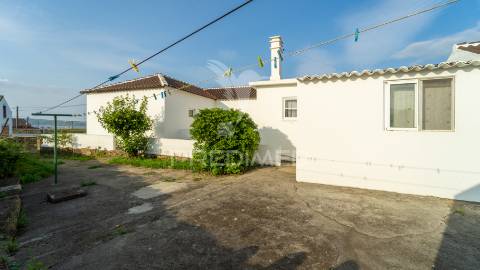 Moradia com ampla área