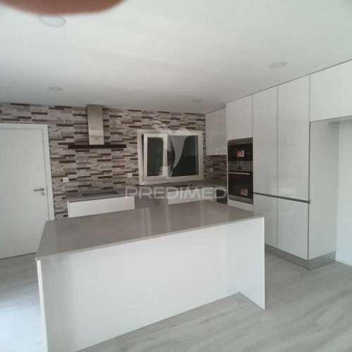 Moradia isolada t3 +1 térrea  fernão ferro