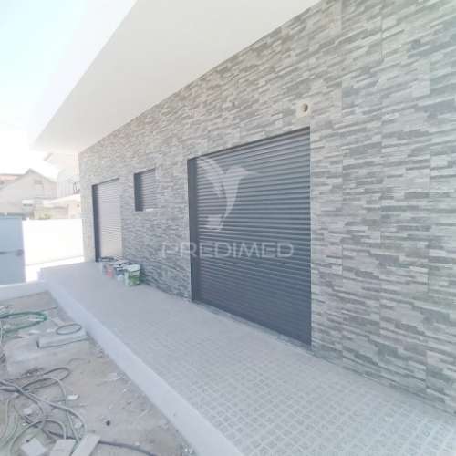 Moradia isolada t3 +1 térrea  fernão ferro