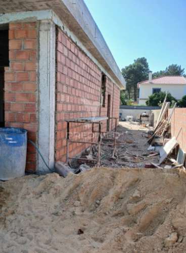 Moradia isolada t3 +1 térrea  fernão ferro