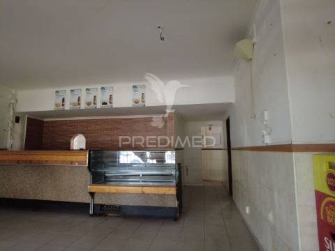 Oportunidade de negócio: espaço comercial no coração de olhão