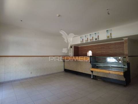 Oportunidade de negócio: espaço comercial no coração de olhão