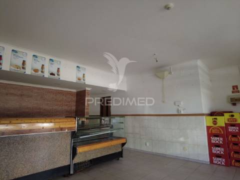 Oportunidade de negócio: espaço comercial no coração de olhão