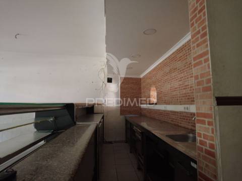 Oportunidade de negócio: espaço comercial no coração de olhão