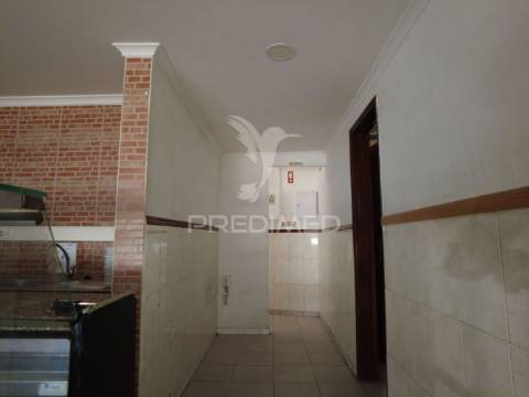 Oportunidade de negócio: espaço comercial no coração de olhão