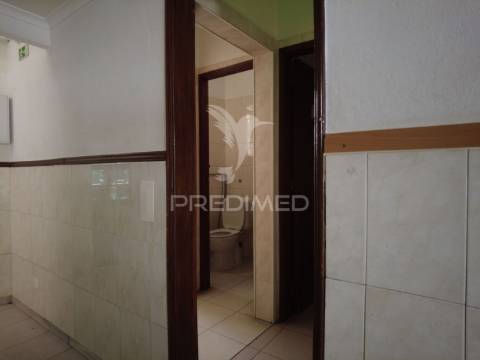 Oportunidade de negócio: espaço comercial no coração de olhão