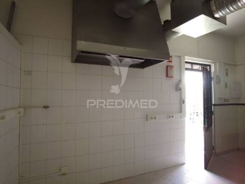 Oportunidade de negócio: espaço comercial no coração de olhão