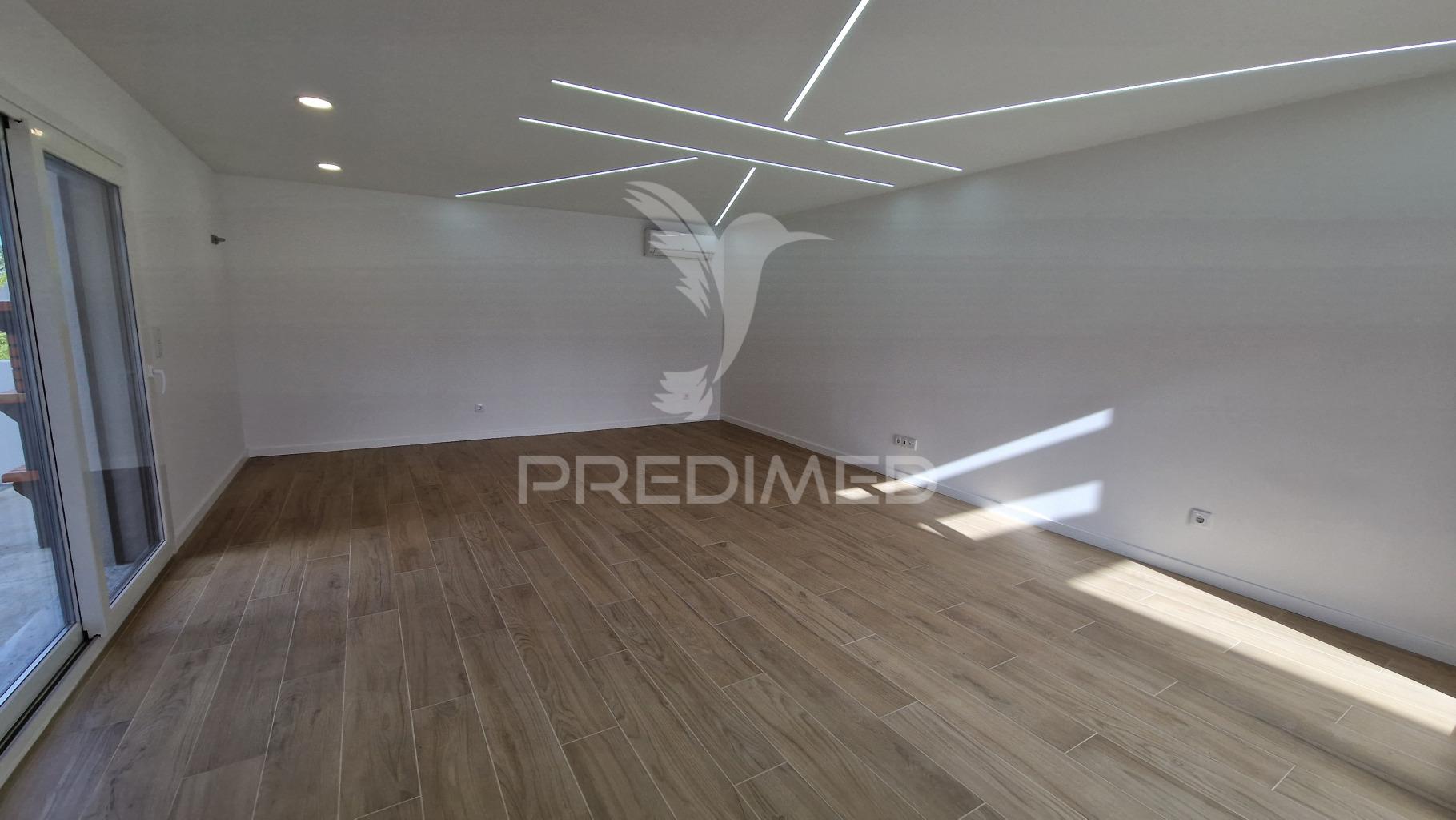 Moradia isolada t4 quinta do anjo