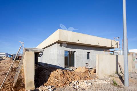 Moradia isolada t4 quinta do anjo