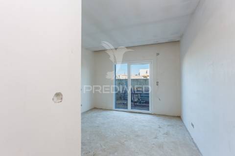 Moradia isolada t4 quinta do anjo