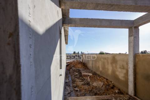 Moradia isolada t4 quinta do anjo