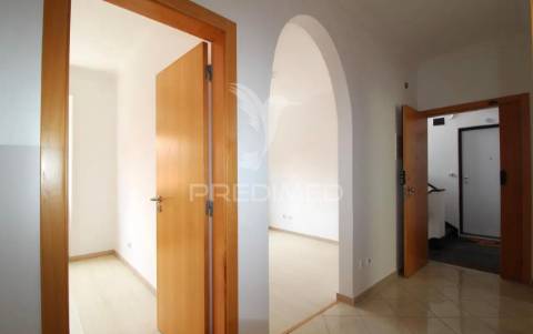 Apartamento t2 renovado centro barreiro