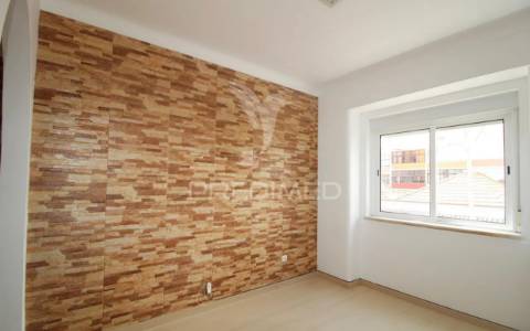 Apartamento t2 renovado centro barreiro