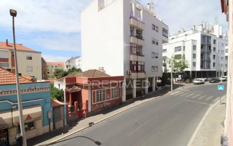 Apartamento t2 renovado centro barreiro