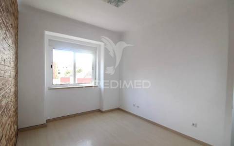 Apartamento t2 renovado centro barreiro