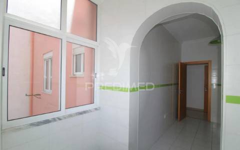 Apartamento t2 renovado centro barreiro