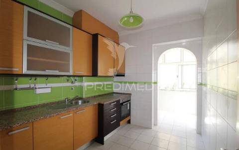 Apartamento t2 renovado centro barreiro