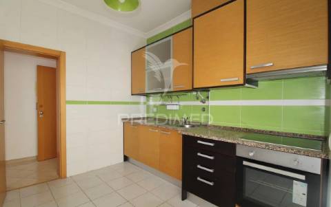 Apartamento t2 renovado centro barreiro