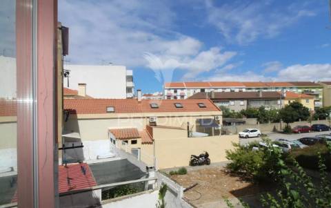 Apartamento t2 renovado centro barreiro