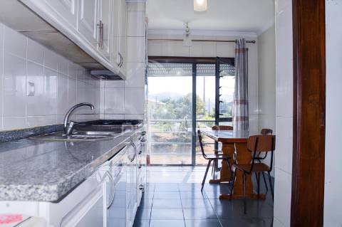 Apartamento t3, pronto a habitar em ancede (baião)