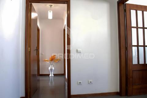 Apartamento t3, pronto a habitar em ancede (baião)