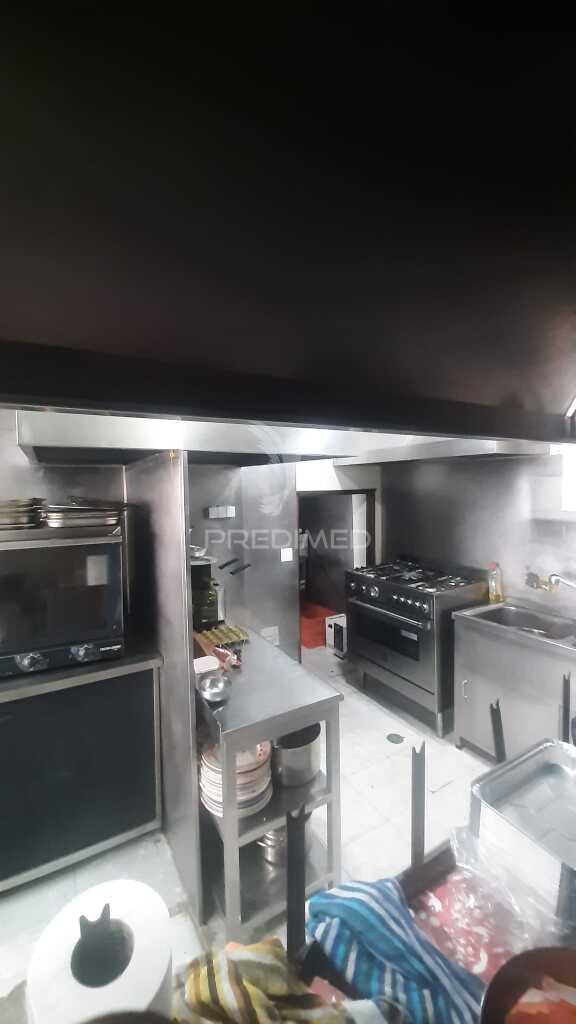 »»»» trespasse de take-away / restauração «««« ( loja de 40,15m2 e garagem nas traseiras de 24,70m2 ) localização: são simão - brejos de azeitão - setúbal