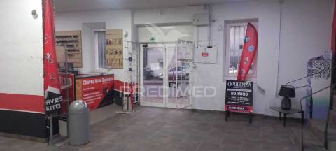 Arrenda se espaços comerciais - volta da pedra /palmela 350€/400€