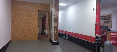 Arrenda se espaços comerciais - volta da pedra /palmela 350€/400€