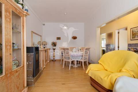 Moradia independente t2+2 afonsoeiro – montijo