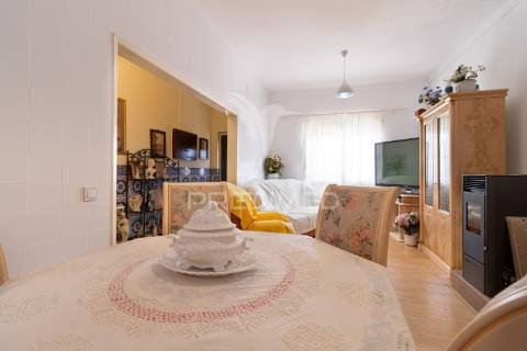 Moradia independente t2+2 afonsoeiro – montijo