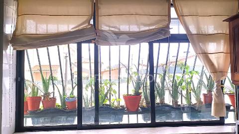 Apartamento t3, com varanda e lugar de garagem em ovar