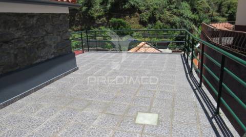 Moradia recuperada t3 e palheiro com 512m2 de terreno