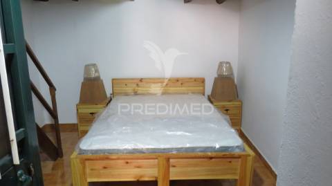 Moradia recuperada t3 e palheiro com 512m2 de terreno