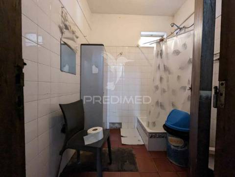 Restaurante na praia de altura, na areia, vista mar