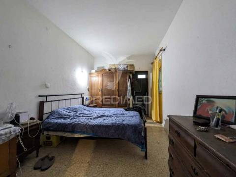 Restaurante na praia de altura, na areia, vista mar